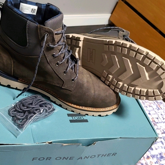 Waterproof Boots - Picture 1 of 2